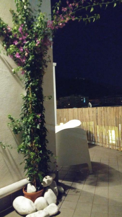 Ross House Apartment โนเชรา อินเฟอริโอเร ภายนอก รูปภาพ